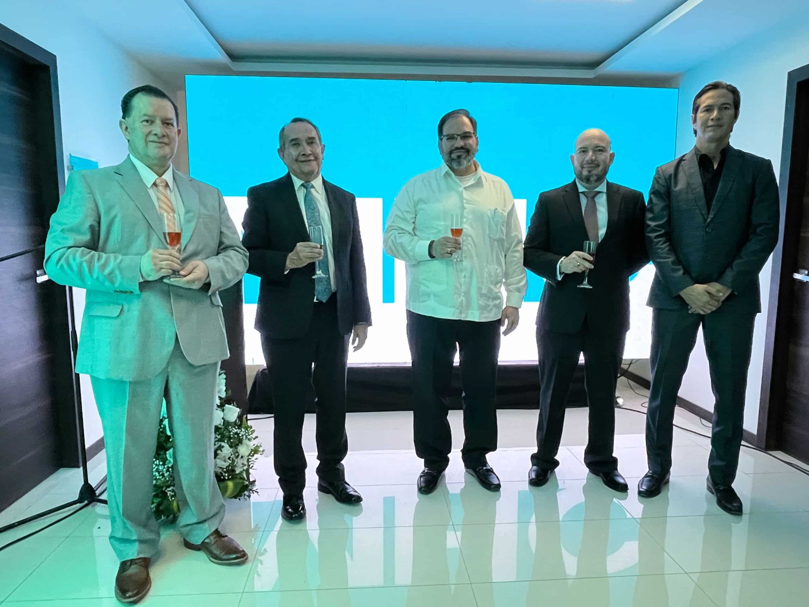 manta hospital center inauguro sus nuevas areas medicas